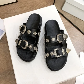 papuče žien 2023 jar jeseň nové kovové pracky boutique dekorácie klinu náklonu pohodlné vonkajšie nosenie papuče Lete