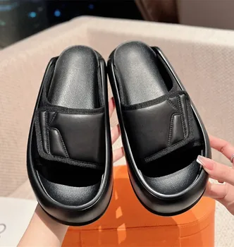 Hrubé soled black papuče pre ženy je 2023 nový high-end fashion všestranný jeden riadok papuče pre ženy je pohodlné chlieb slipp