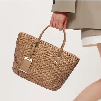 Jednofarebné dámske ručne tkané kôš jednoduché, bežné kabelky nika high-grade módne všetky ramenný crossbody taška