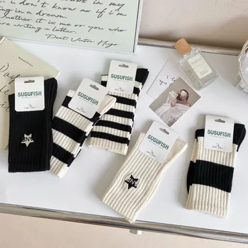 Retro Japonský Štýl Trend Pentagram Výšivky Čierny Biely Prúžok Hviezda Vzor Športové Ponožka Štýl pre Ženy, Mužov V Trubice Ponožky