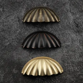 Nové Antique Brass Shell Gombík Retro Skrinky Dvere, Skrine, Stôl Zásuvky Nábytku Potiahnite Rukoväť Kovové Dvere Gombíka S Skrutky Príslušenstvo